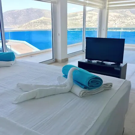 וילה Blue Diamond Villa